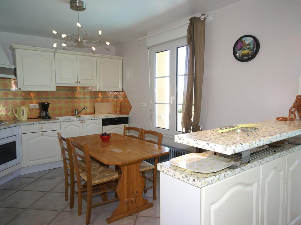 Modern Holiday Home With Private Pool ルブレサック 部屋 写真