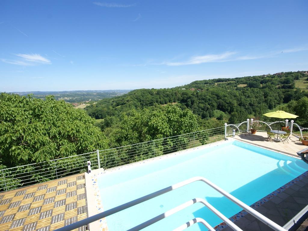 Modern Holiday Home With Private Pool ルブレサック 部屋 写真